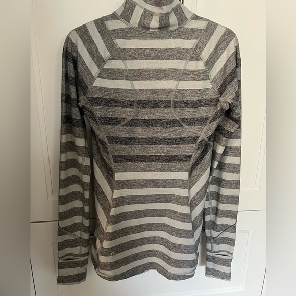 L-12 🍋Lululemon🍋Race Your Pace 1/2 Zip
Marshmallow Stripe Heathered Slate - Picture 5 of 7